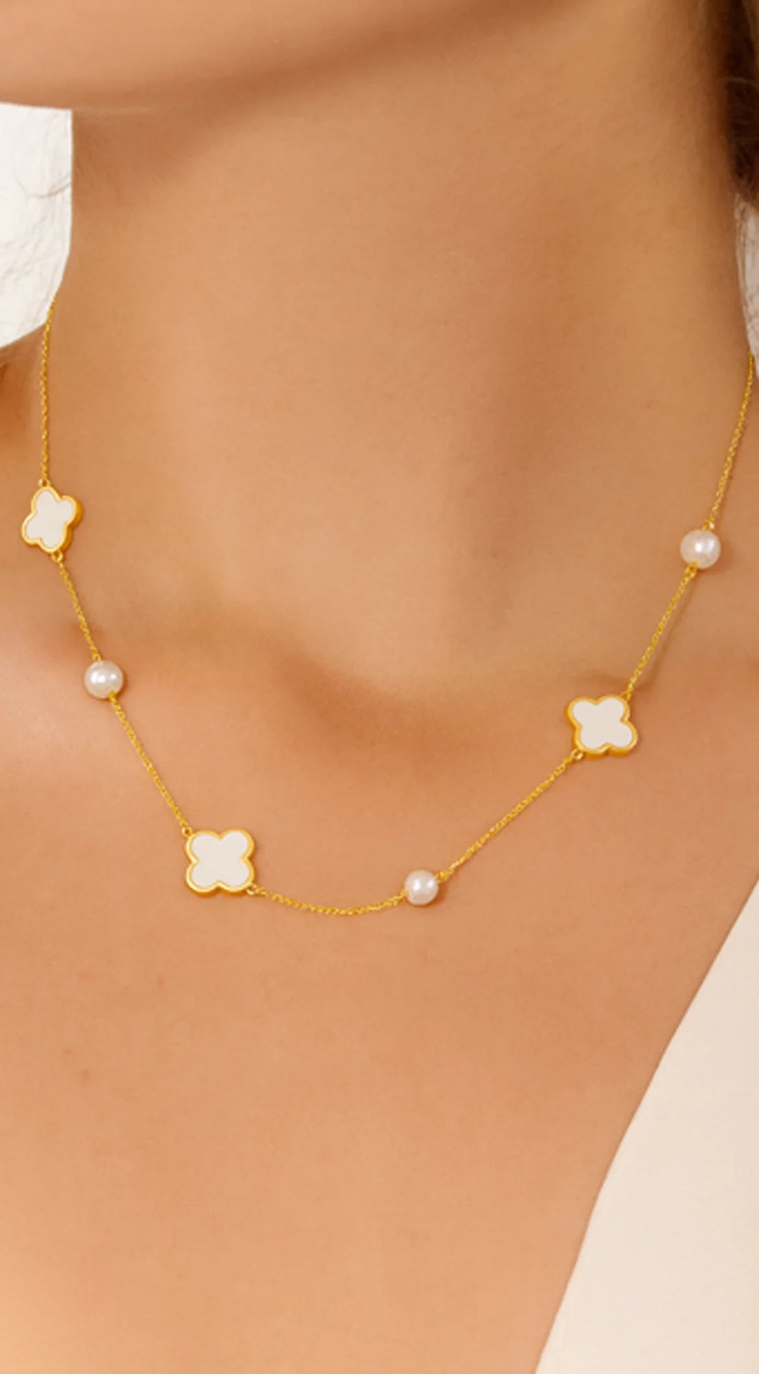 Mina Mother Of Pearl Quatrefoil Necklace - Gold