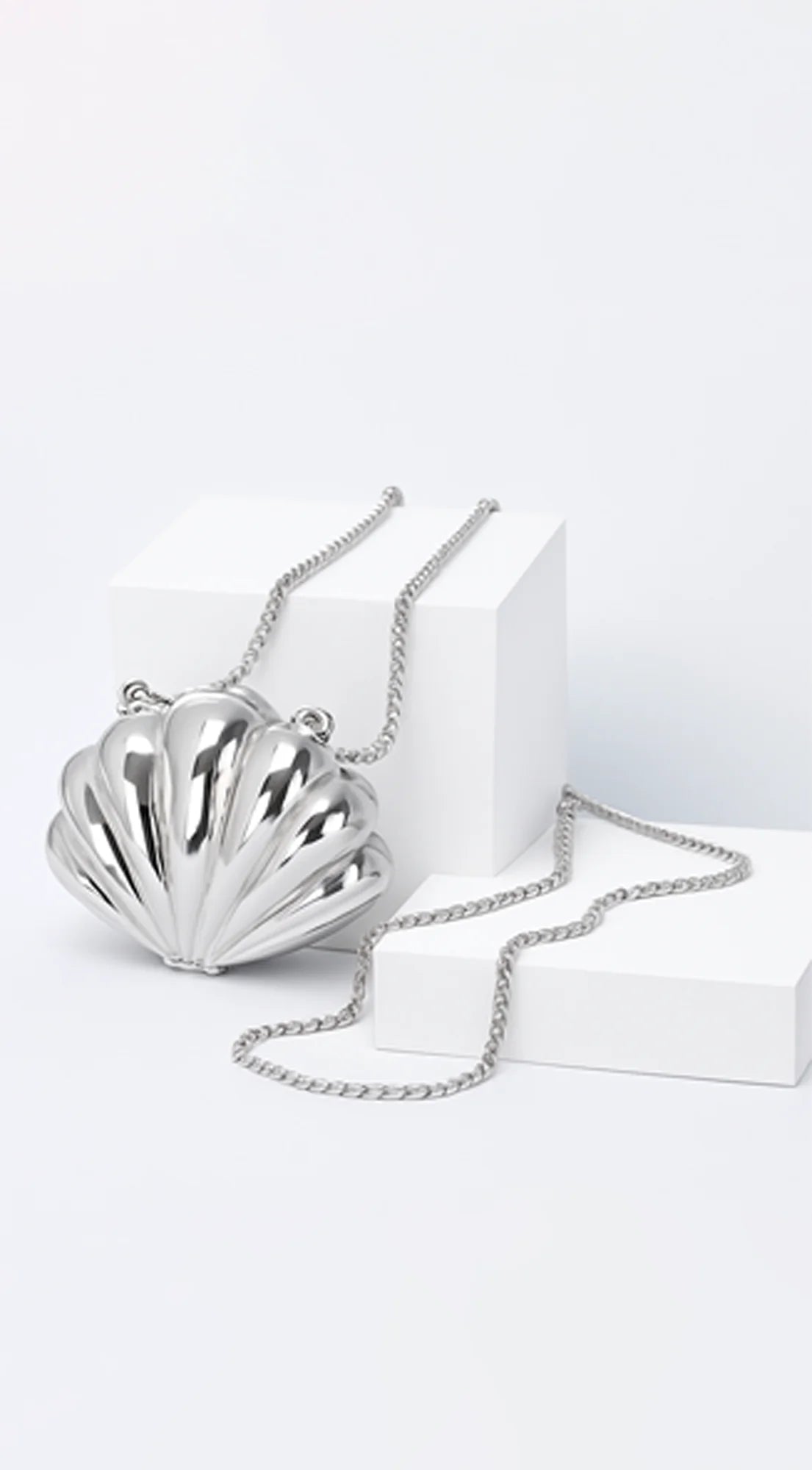 Coraline Shell Metal Mini Clutch Purse - Silver